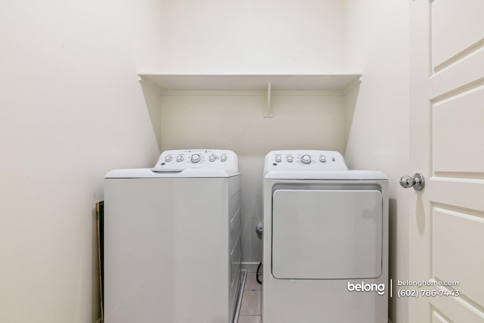 Building Photo - 8192 N 22nd Dr