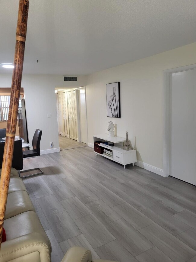 Building Photo - 8305 NW 61st St