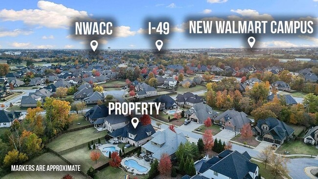 Building Photo - 504 NE Green Creek Rd