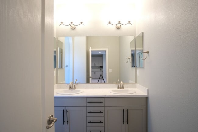 Building Photo - Available now! Beautiful Newer Home in Man...