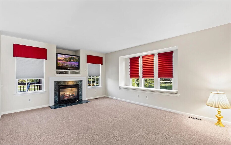 Building Photo - 387 Wheatfield Cir