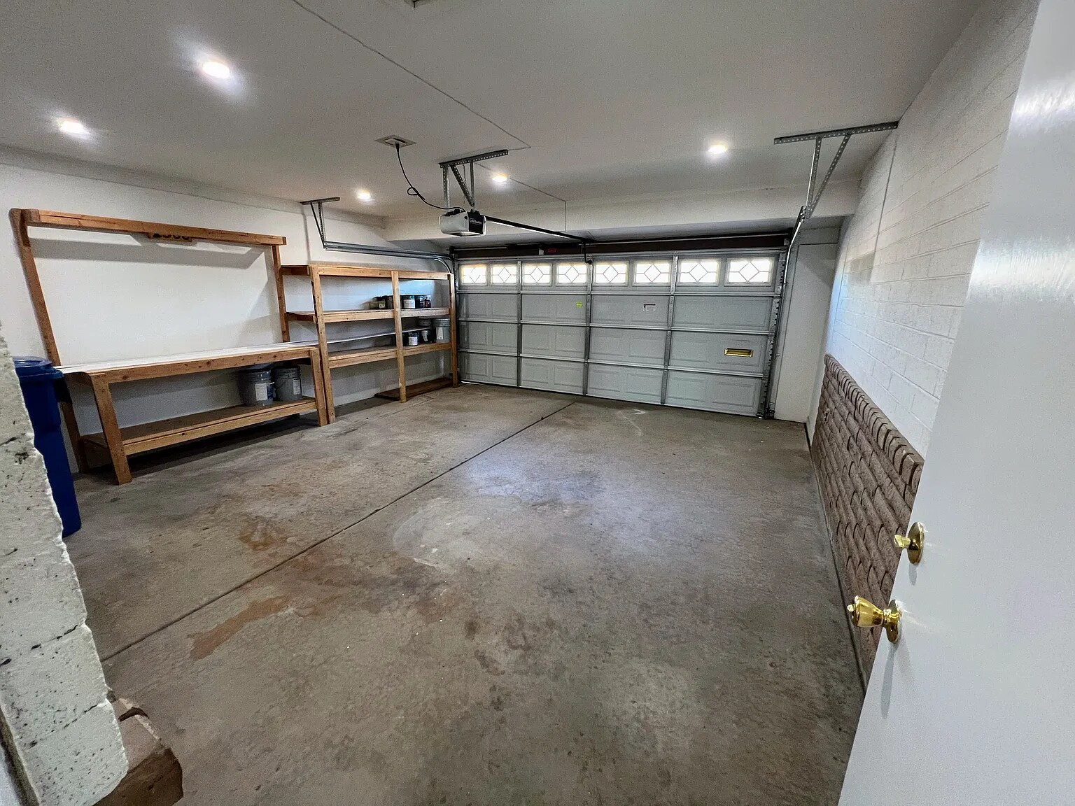 Building Photo - 2508 E Loyola Dr