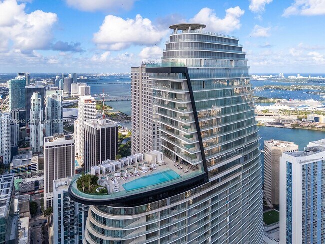 Building Photo - 300 Biscayne Blvd Way