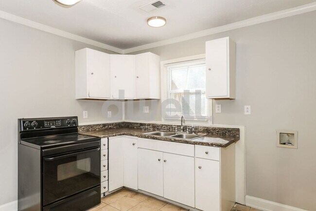 Building Photo - 1918 Dabney Dr