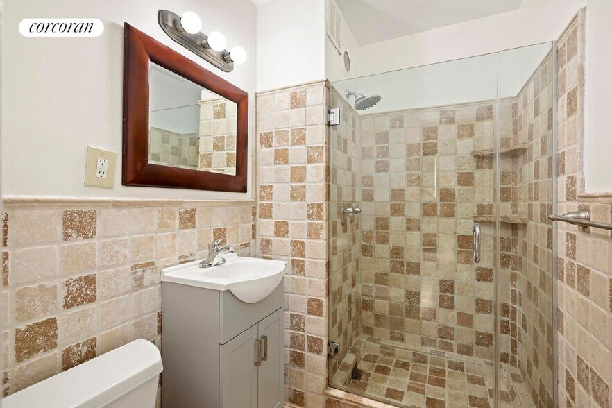 Building Photo - 1641 3rd Ave