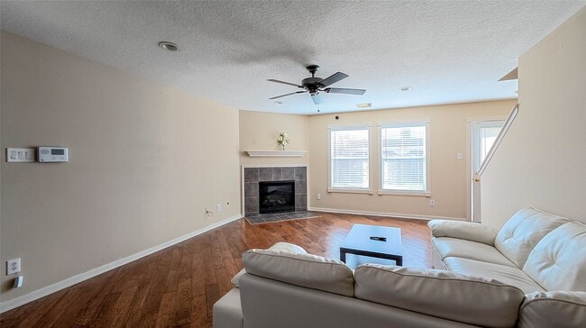 Building Photo - 2843 Oakland Brook St