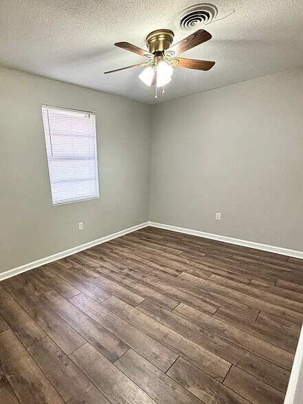 Building Photo - 3602 Kinglet Ct