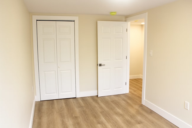 Building Photo - 264 Bowen St