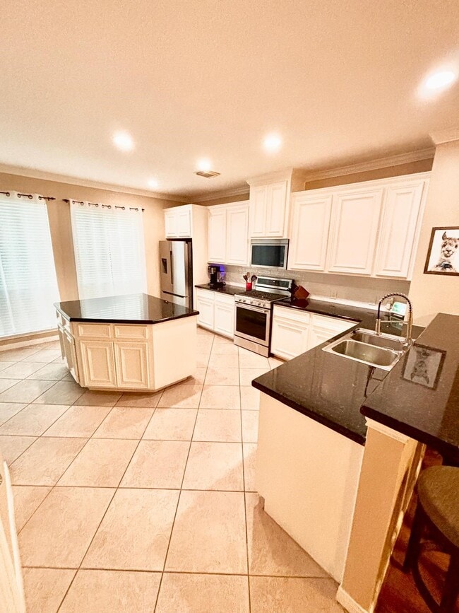 Building Photo - 1310 W Webster St