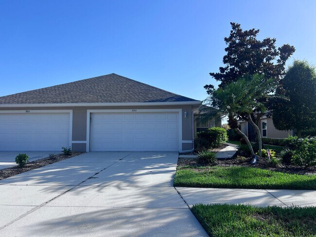 Primary Photo - Sable Trace 3BR/2BT Lakefront Villa