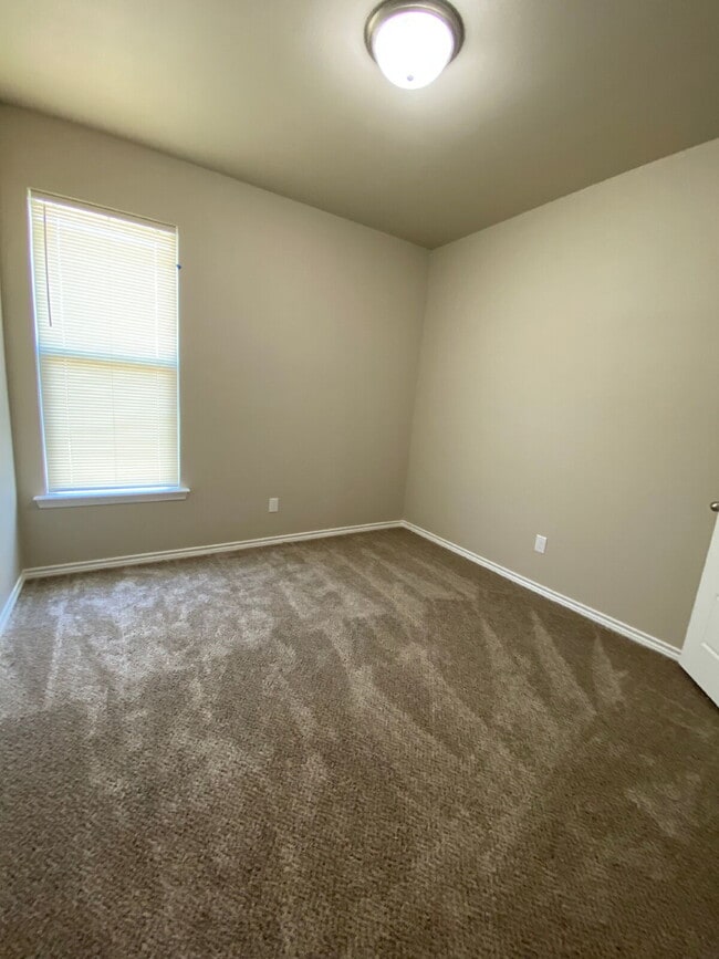 Building Photo - 3/2/2 in Frenship ISD!