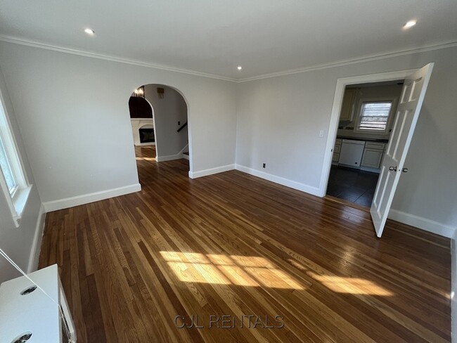 Building Photo - 30 Stearns Rd