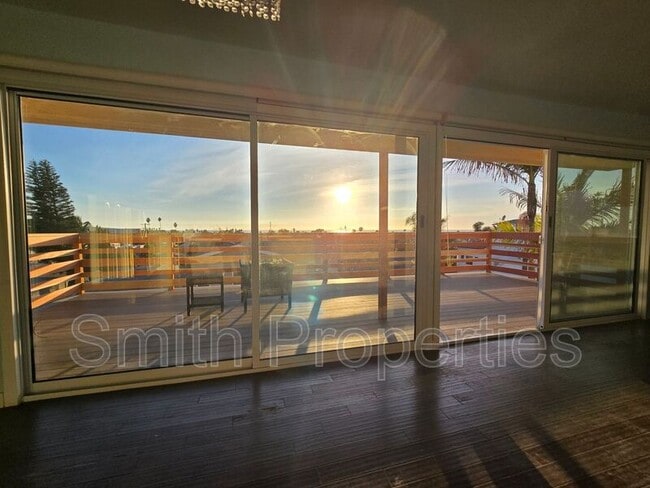 Building Photo - 509 N Helberta Ave