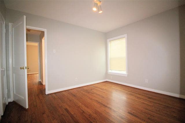 Building Photo - 10415 Losa Dr