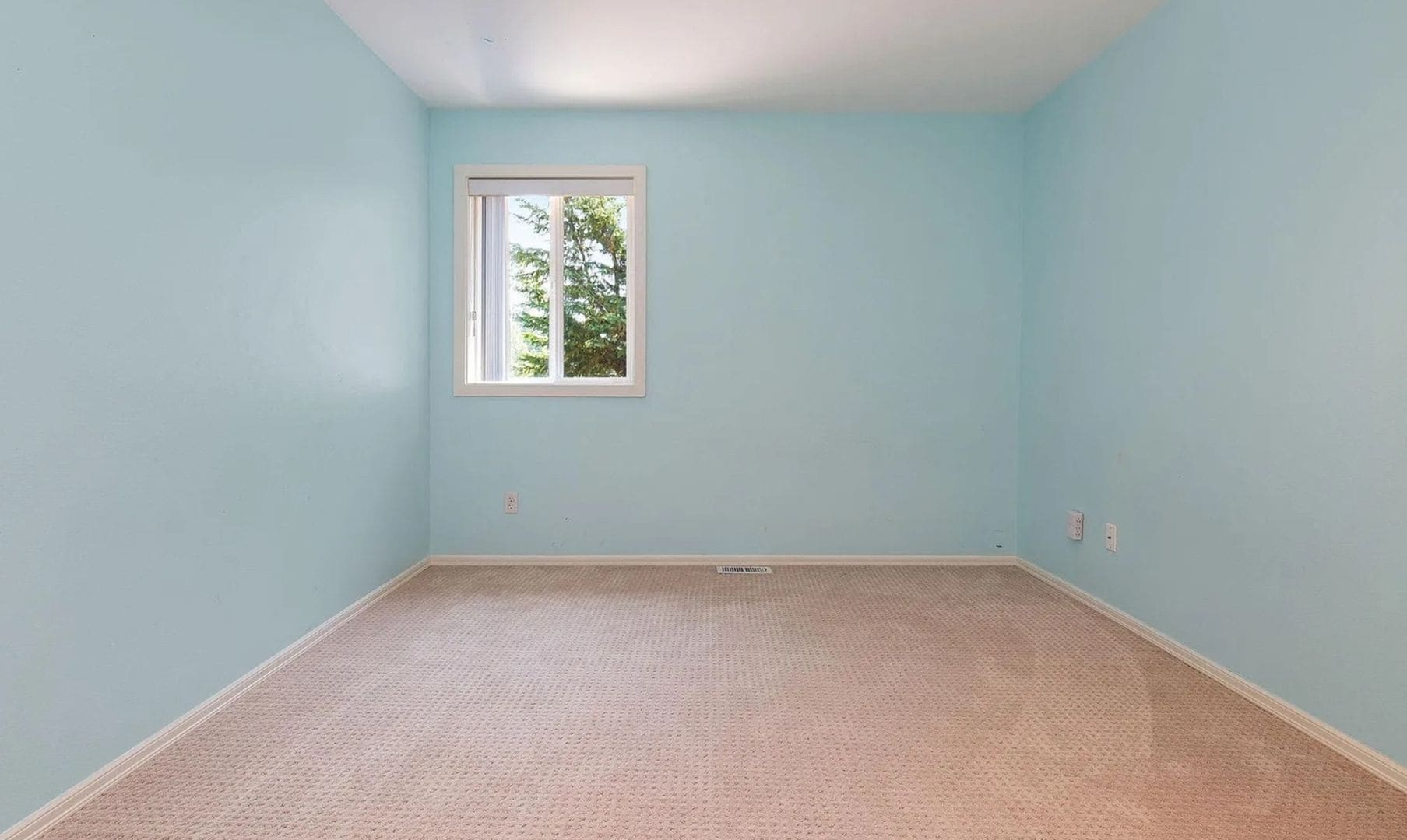 Building Photo - 16759 SE 48th Pl