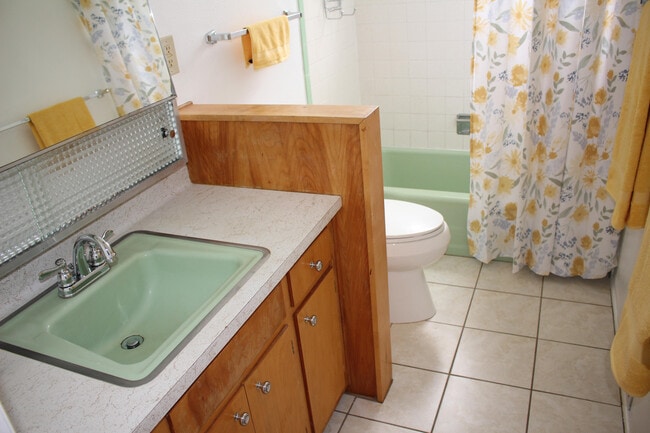 Building Photo - 3508 Piermont Dr NE