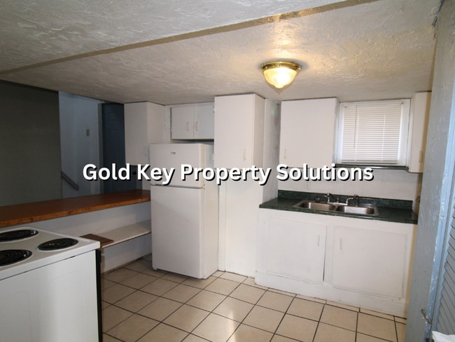 Building Photo - 2 BR 1 BA House Off Scatterfield (NO SECTION 8)