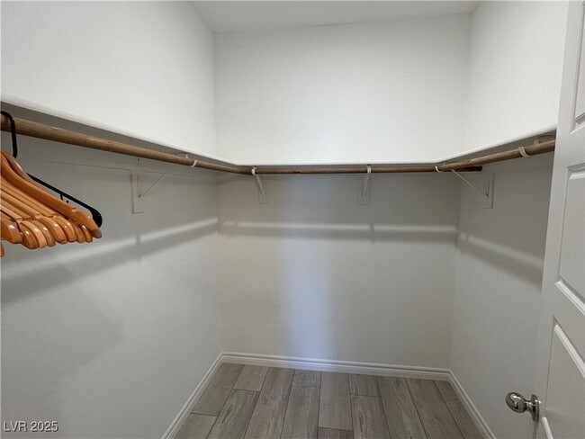 Building Photo - 600 Carriage Hill Dr