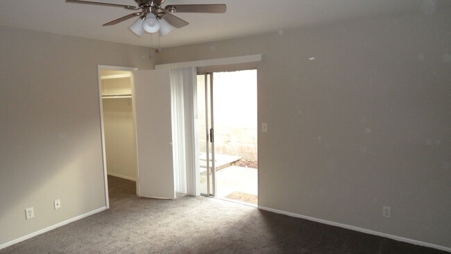 Building Photo - Ground Level 2BR 2BA in Park Tustin Commun...