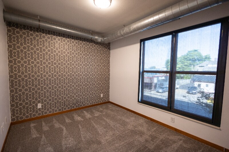 Building Photo - 15 E Franklin Ave