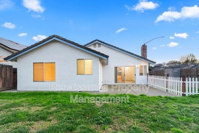 Building Photo - 165 Henry Ct