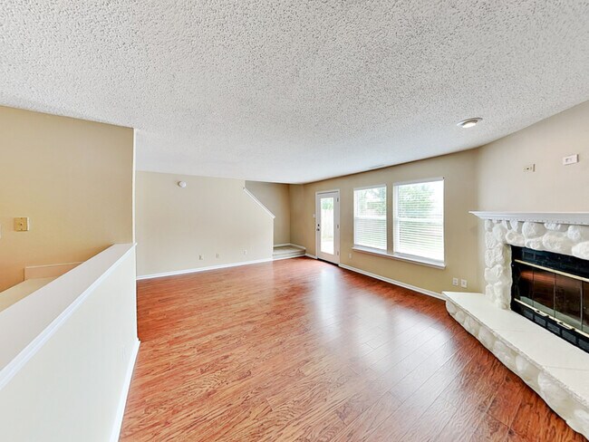 Building Photo - 2326 Collins Way