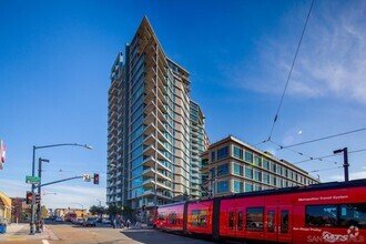 Building Photo - 1080 Park Blvd