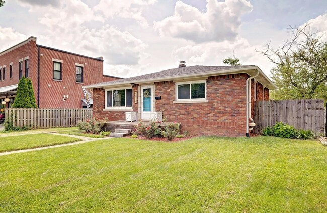 Primary Photo - 1412 S Henderson St