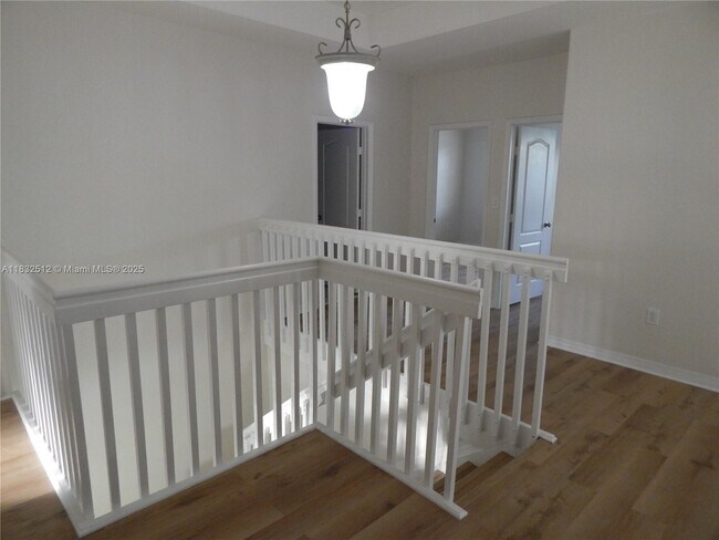 Building Photo - 320 SW 87th Ct