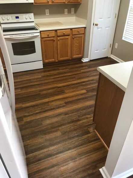 Building Photo - 121 Watertree Ln