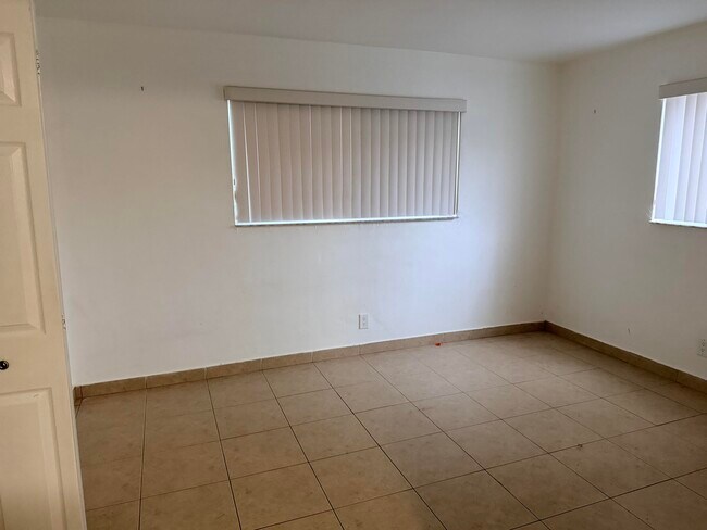 Building Photo - 5271 SW 90th Way