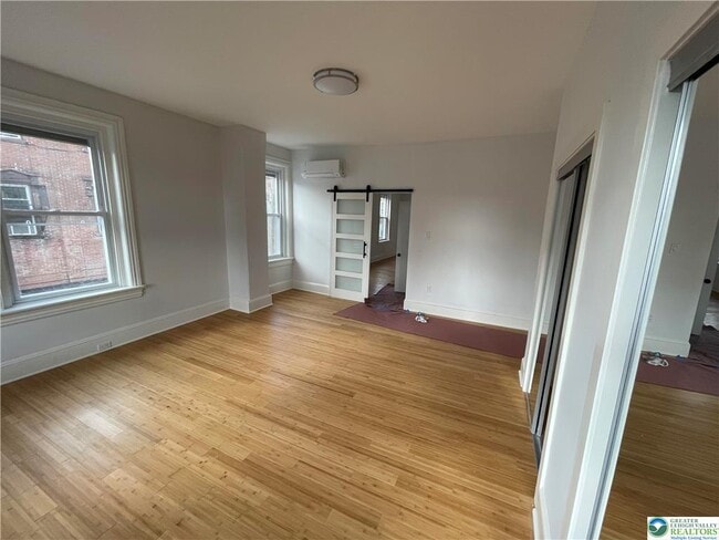 Building Photo - 701 Main St