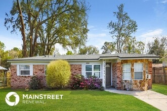 Building Photo - 8360 Red Holly Ln