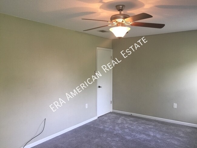 Building Photo - 27 11th St