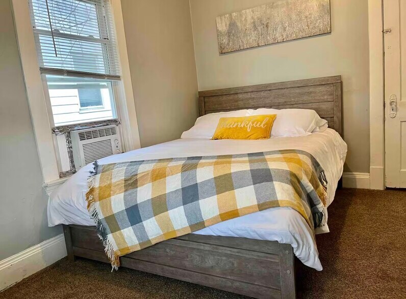 Building Photo - 10702 Lamontier Ave