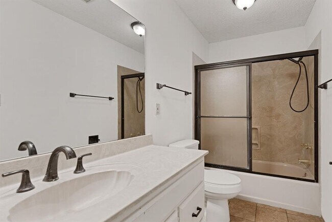 Building Photo - 850 Mission Hills Dr