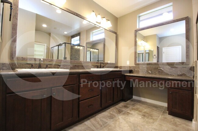 Building Photo - 12728 W Desert Vista Trail