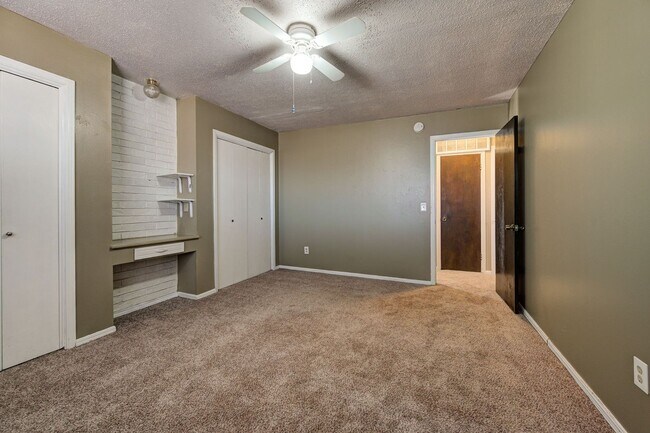 Building Photo - 4703 NW 63rd St