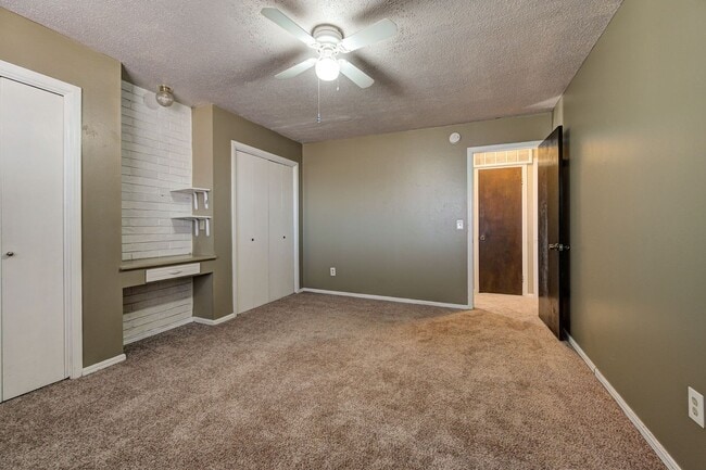 Building Photo - Charming and Spacious 2BD/1.5BTH Duplex Near Lake Hefner – Perfectly Located for Shopping and Dining