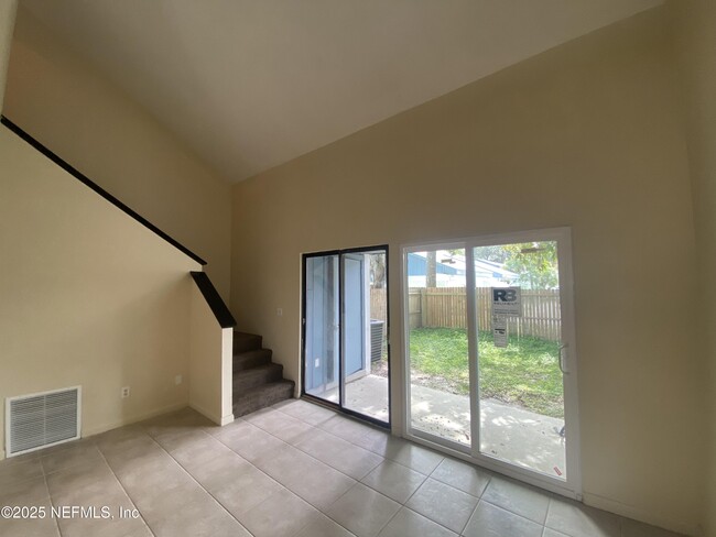 Building Photo - 1290 Wonderwood Dr