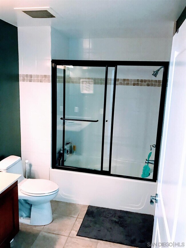 Building Photo - 475 Redwood St