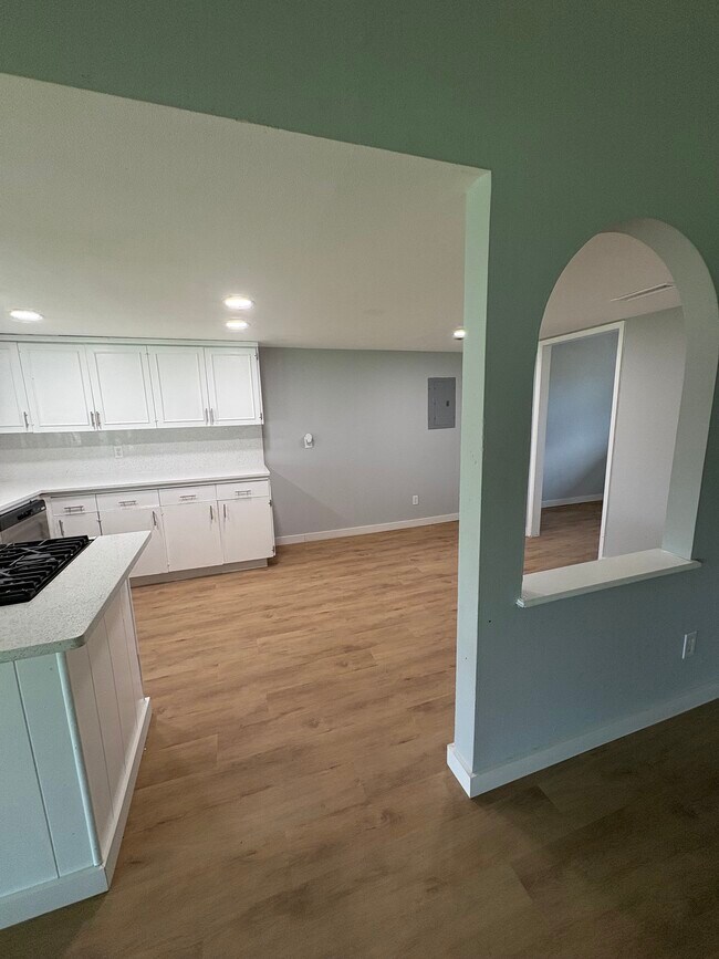 Building Photo - 5049 Overcrest Dr