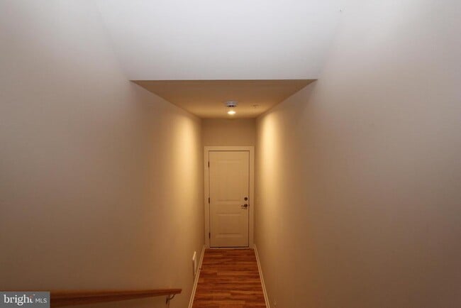 Building Photo - 43808 Middleway Ter