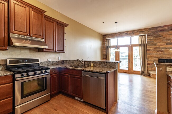 Building Photo - 20560 N Westpark Pl