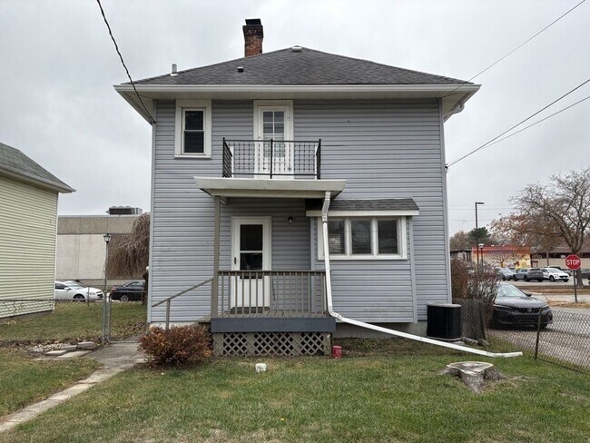 Building Photo - 3-Bedroom House on Corner Lot