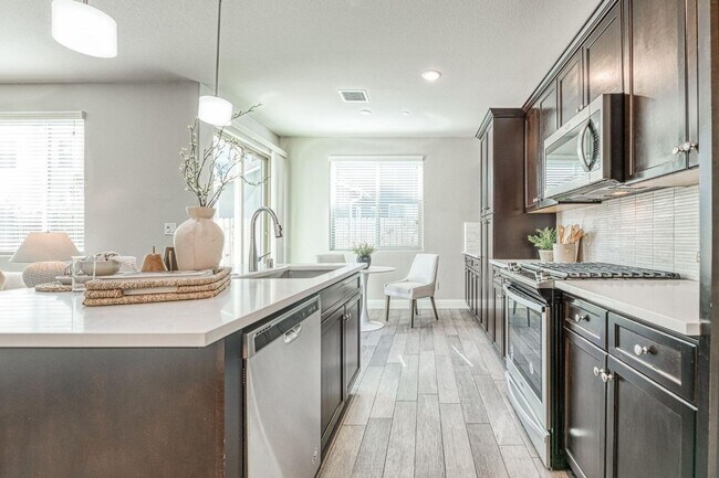 Building Photo - Stunning Granville Home in Copper River Canvas Gated Community!