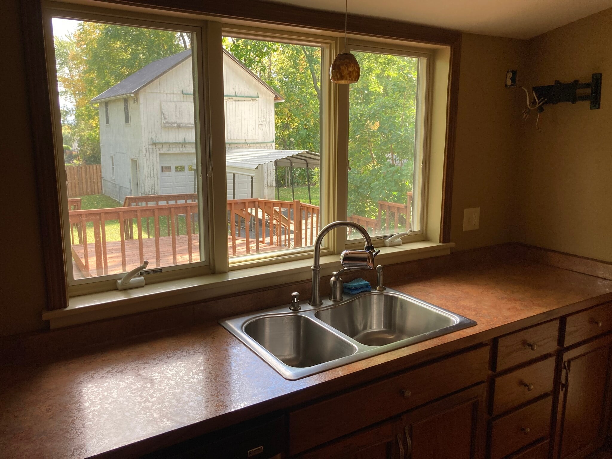 Building Photo - 223 Gibson St