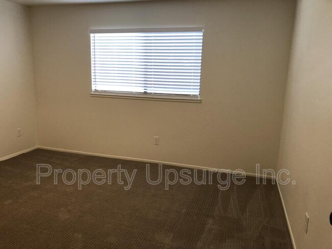 Building Photo - 1919 Quail Lakes Dr