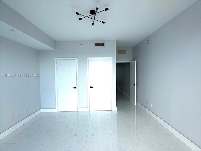 Building Photo - 60 SW 13th St