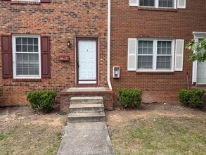 Building Photo - 4704 Lawndale Dr